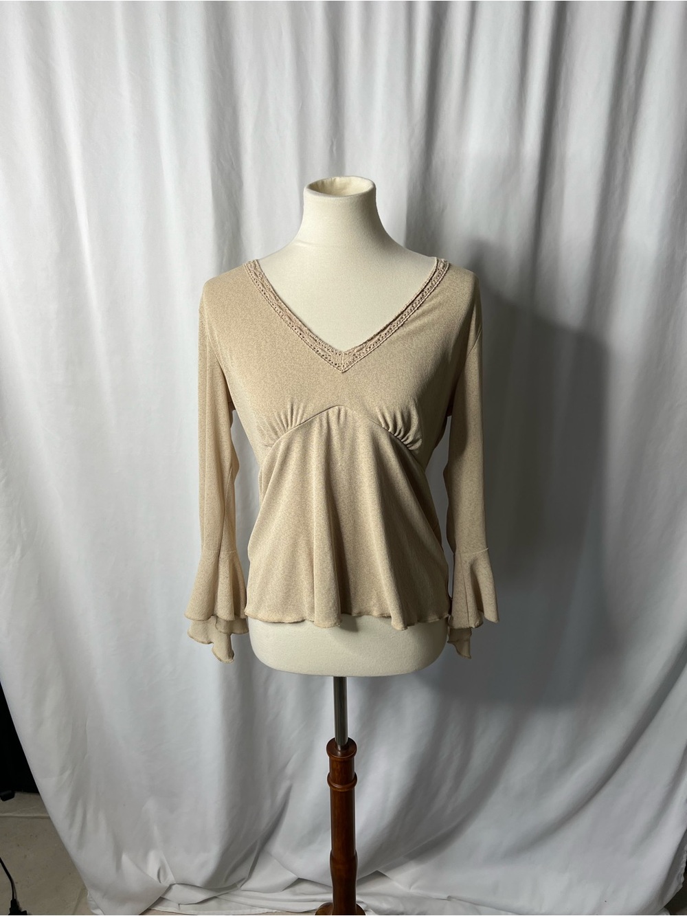 New York City Design Co. Beige Bell Sleeve Top – Size Medium